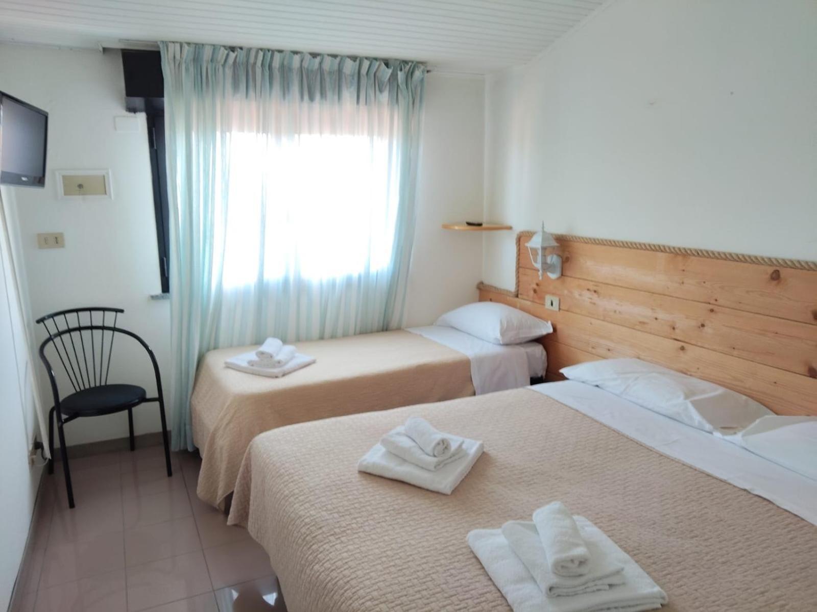 Hotel Garisenda B&B - In Centro A Riccione - Extérieur photo