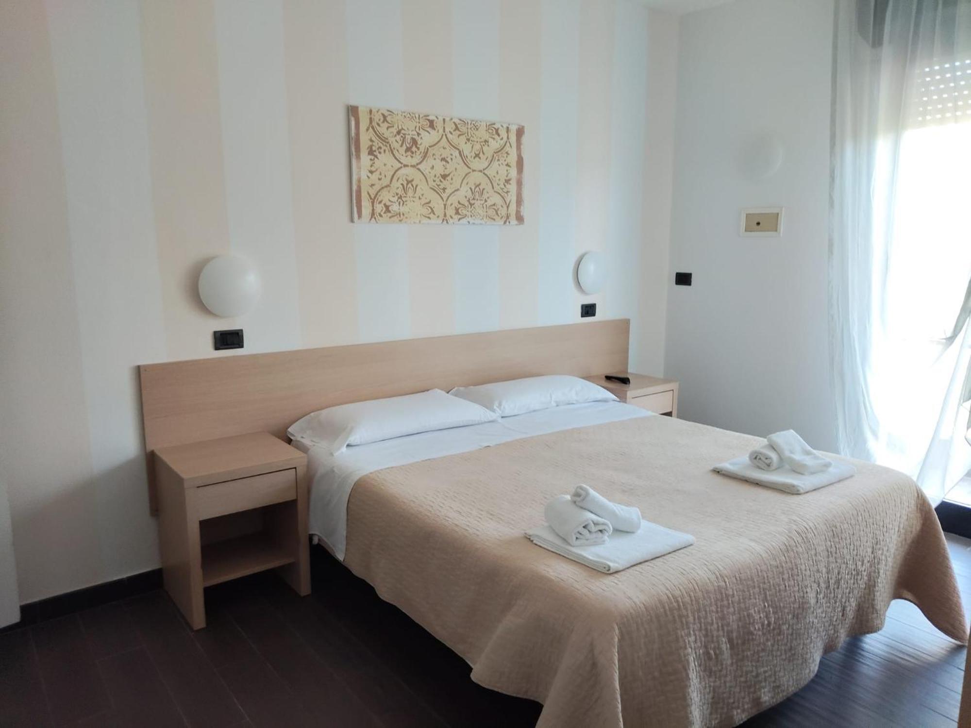 Hotel Garisenda B&B - In Centro A Riccione - Extérieur photo